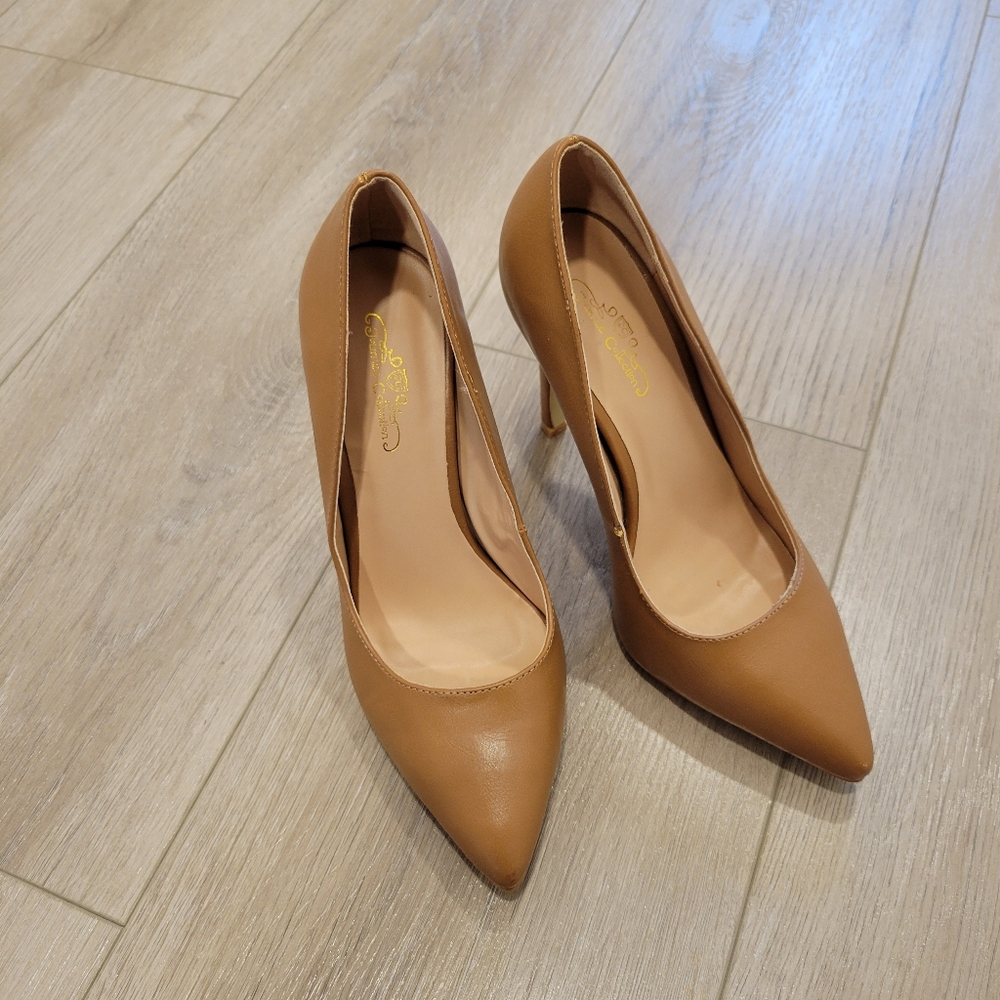 Cognac Pumps